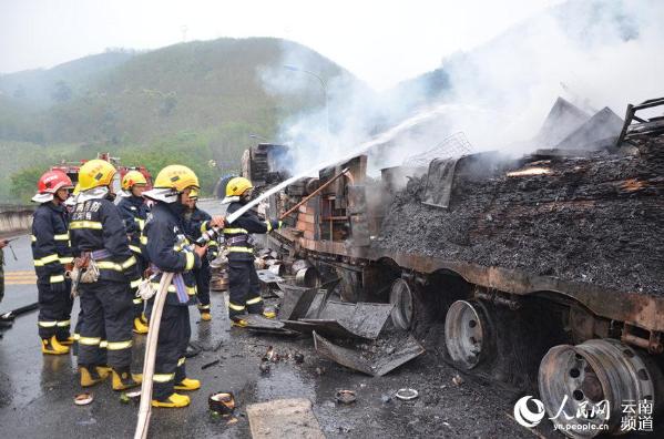 蒙河高速车祸事件深度剖析